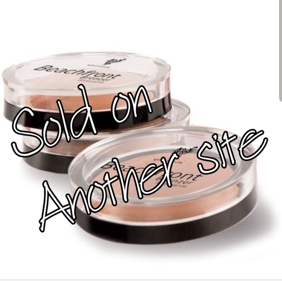 Younique Other - Bronzer By Younique New